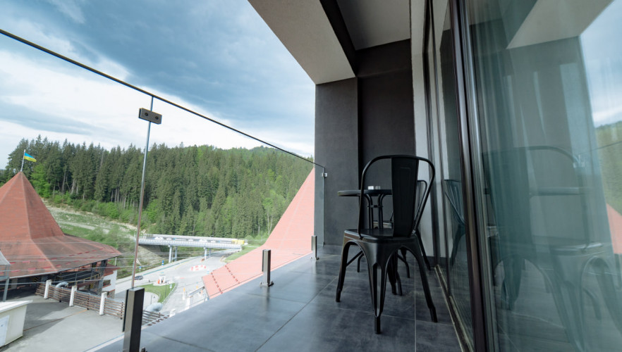 Апартаменти з терасою